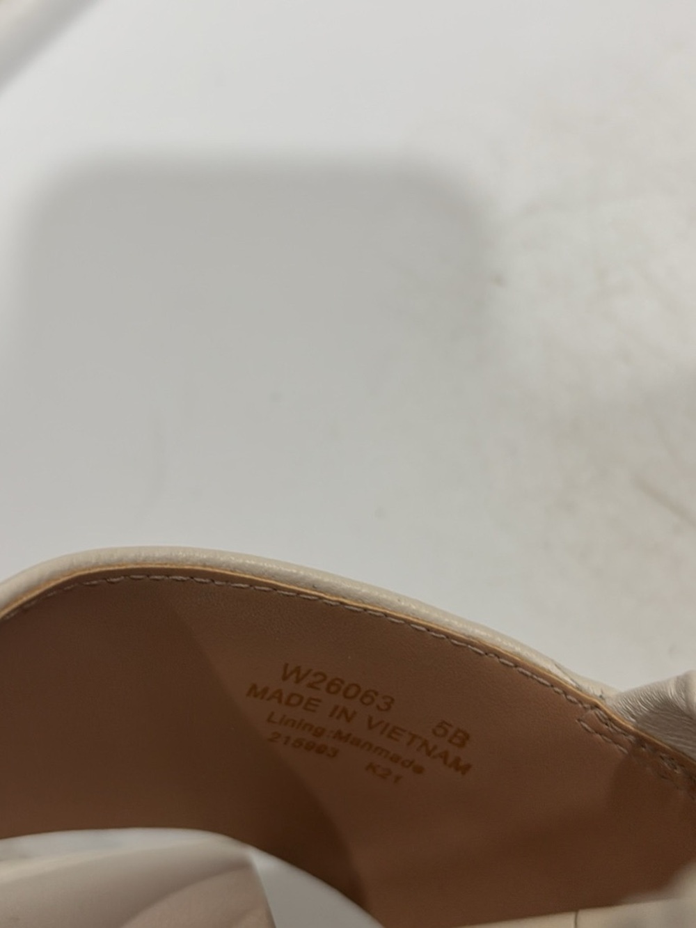 Cole Haan Women's Cream Cross-Over Elastic Back Sandals size 5B - Picture 7 of 7